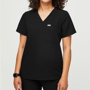 Figs Catarina One-Pocket Scrub Top in black